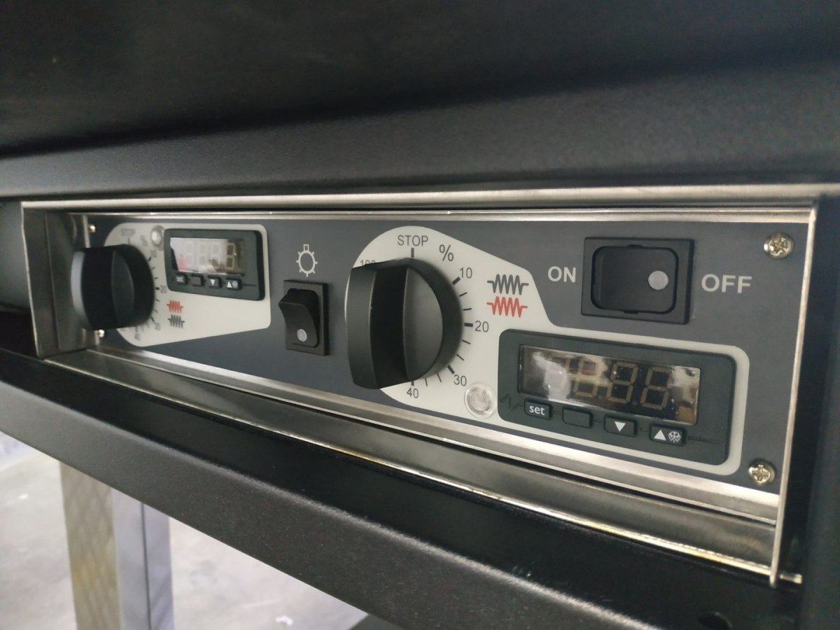 Piec do pizzy neapolitańskiej z elektronicznym panelem sterowania Resto Quality AUGUSTO PR E TOUCH